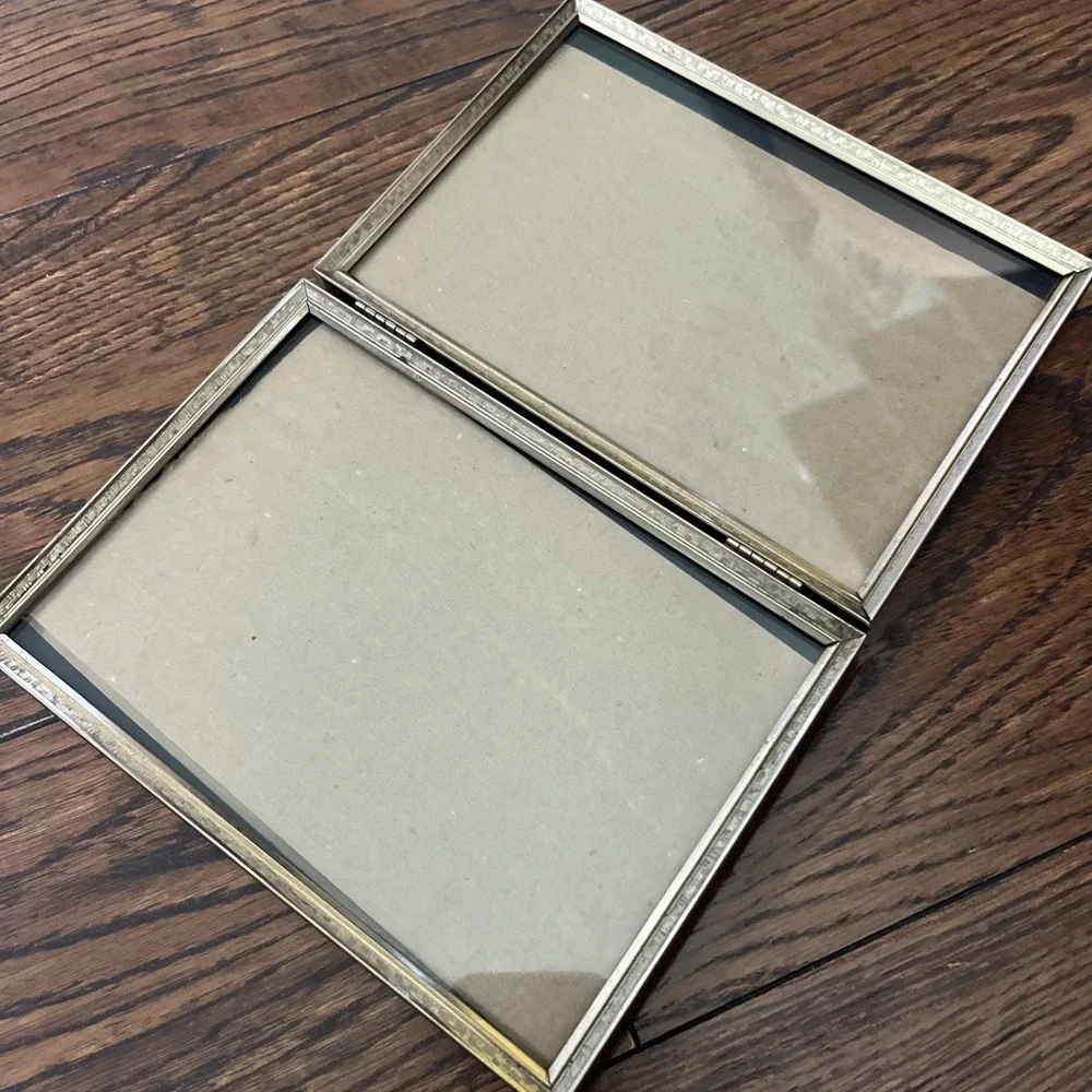Vintage 5x7 Brass Gold Color Bifold Scroll Photo Picture Frame Double Hinged
